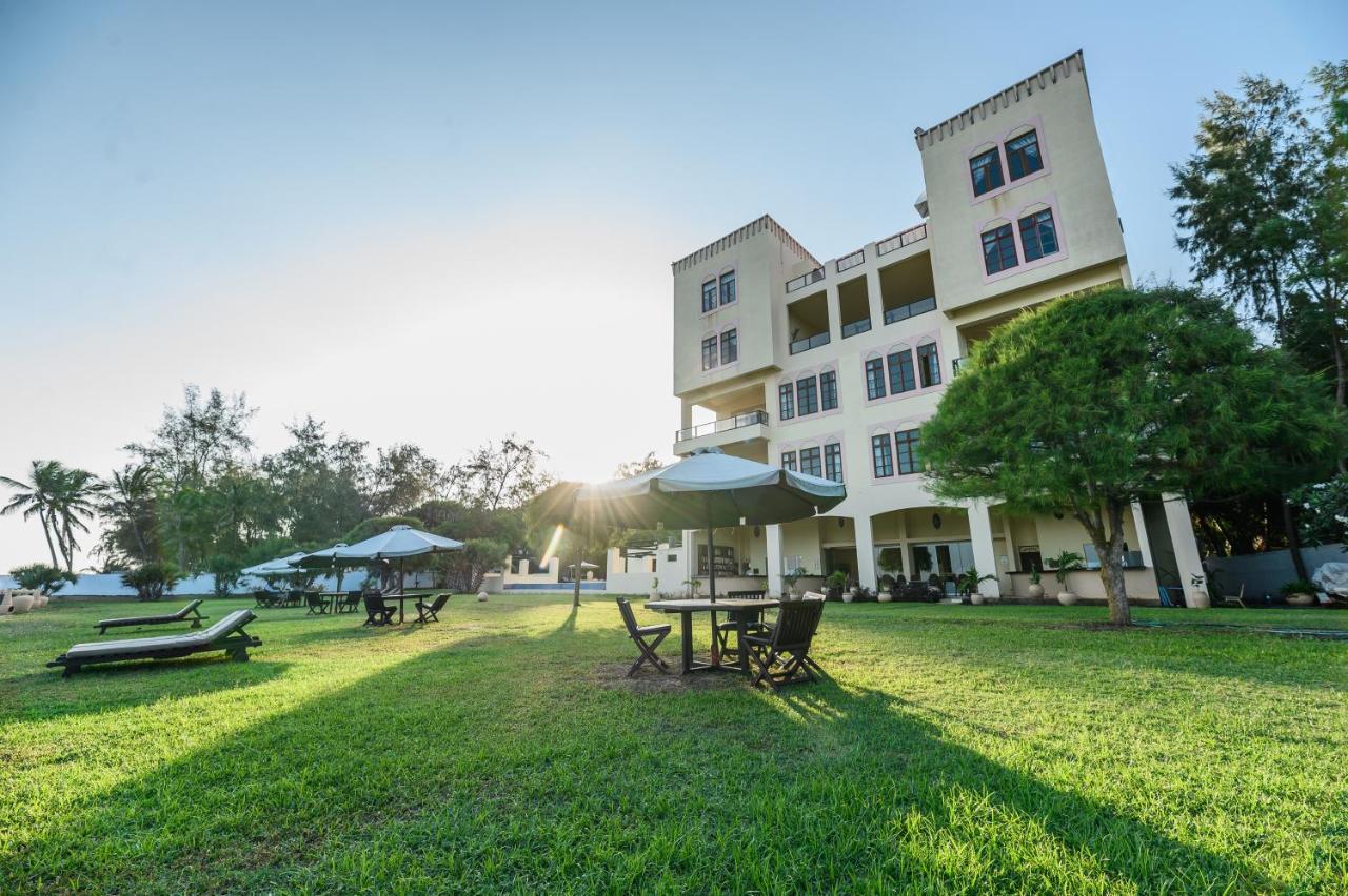 Cocoa Boutique Hotel - Your Kenyan Beachfront Bliss Момбаса Экстерьер фото